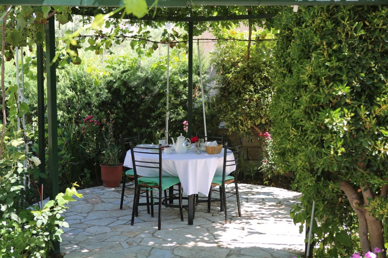 La Casa Di Nonna Leilighet Qeparo Eksteriør bilde